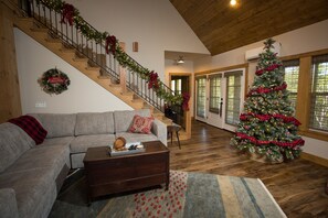 Smart TV, futbolito y tenis de mesa 