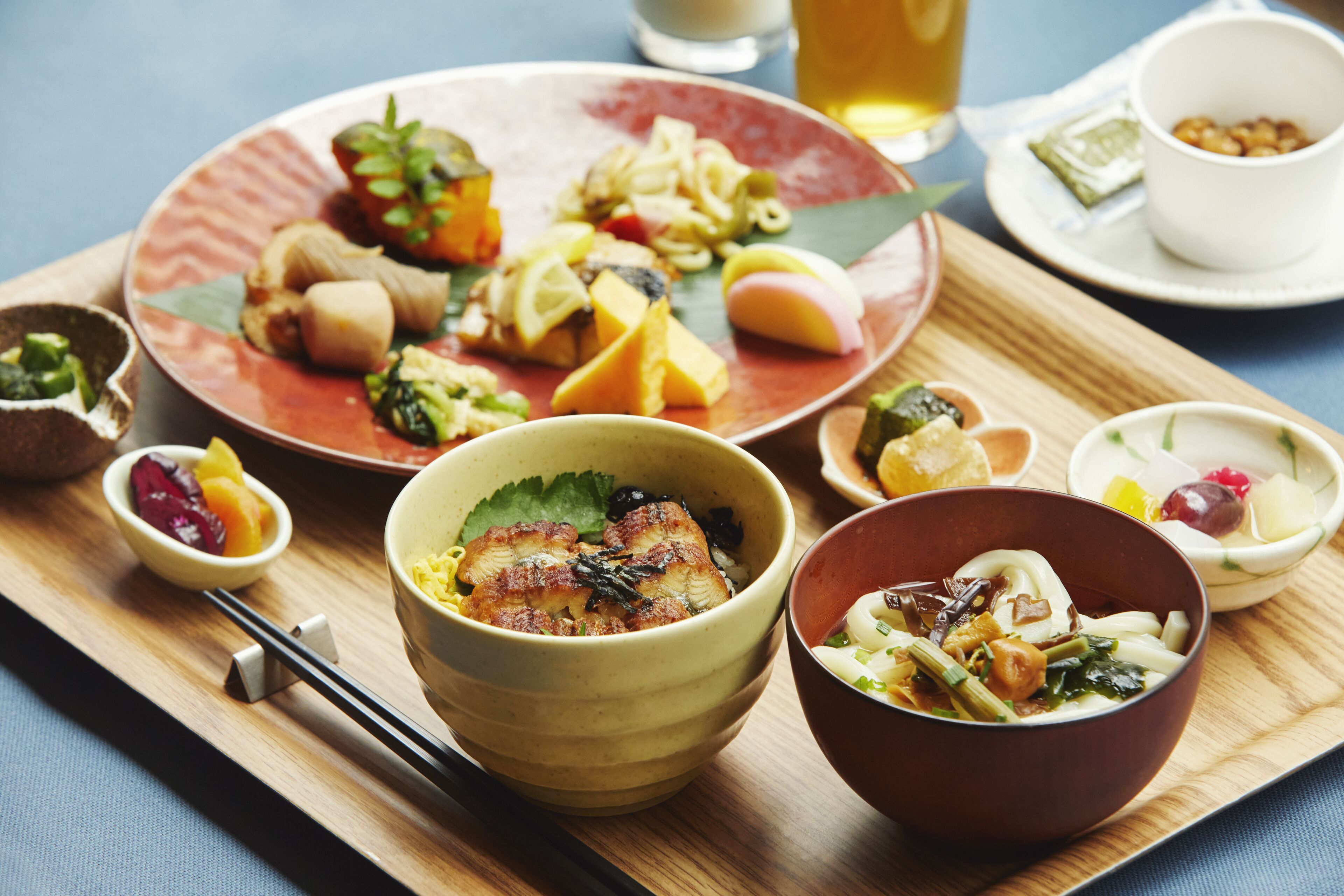 daily buffet breakfast (jpy 1800 per person)