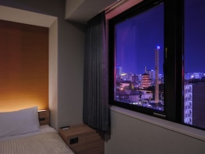 Caja de seguridad en la habitación, wifi gratis y ropa de cama