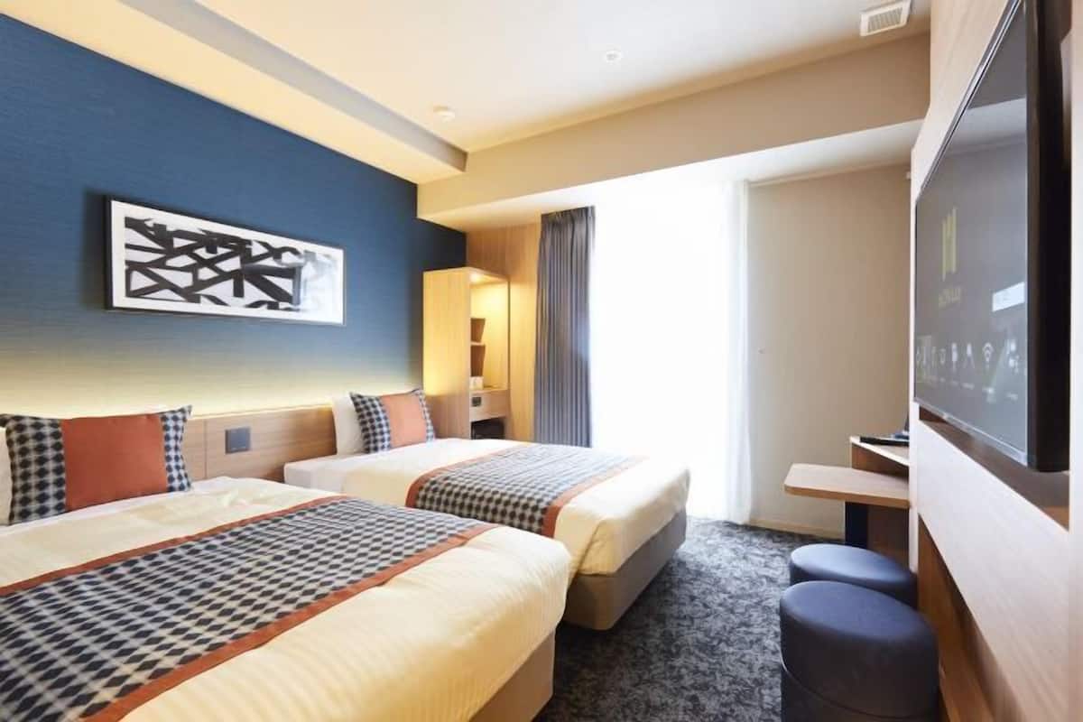 In-room safe, free WiFi, bed sheets