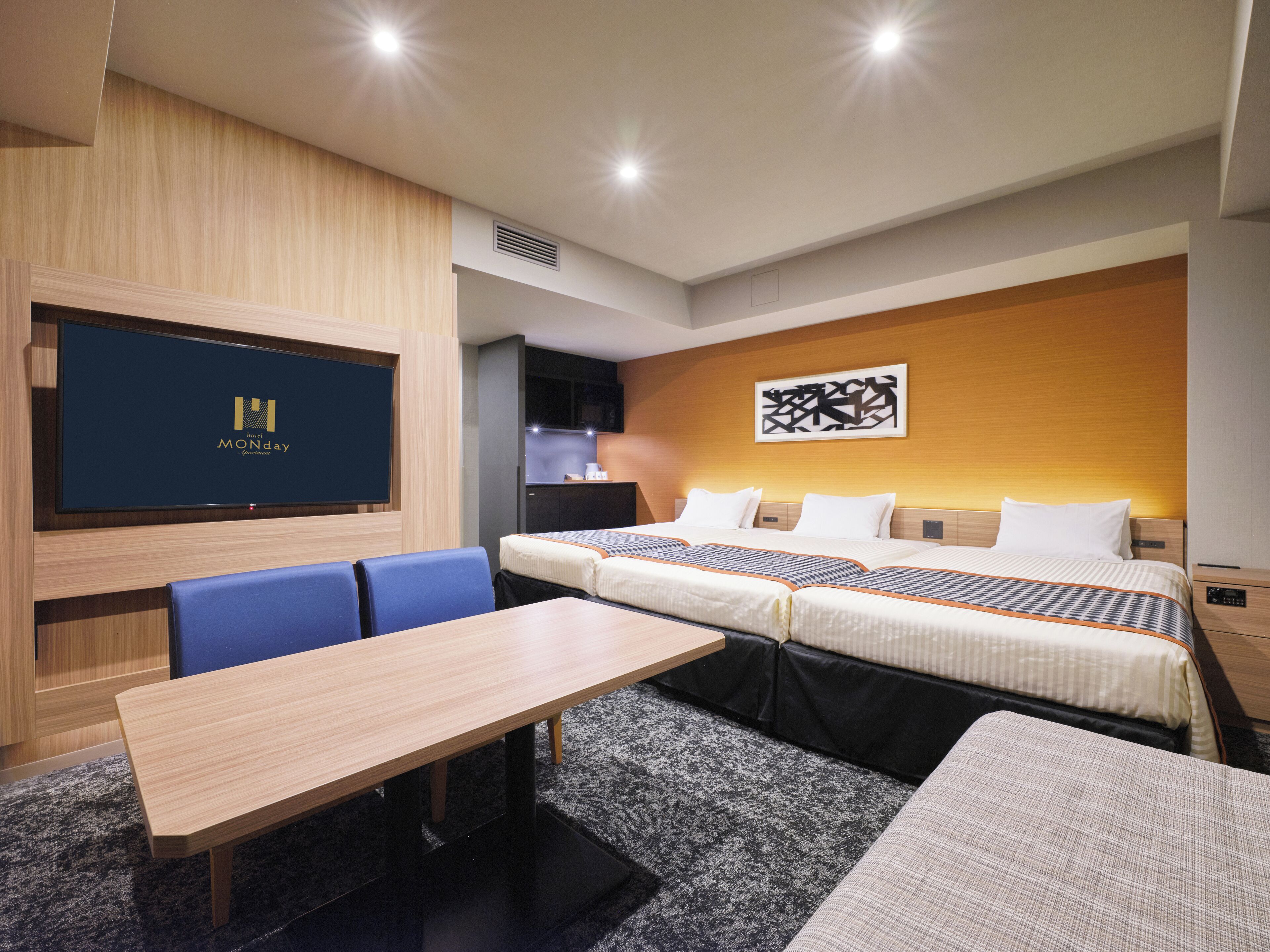 family room, non smoking | 1 bedroom, in-room safe, free wifi, bed sheets