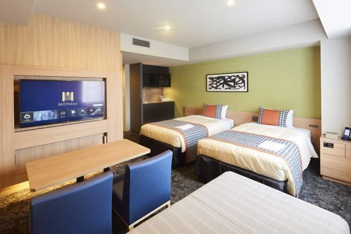 In-room safe, free WiFi, bed sheets