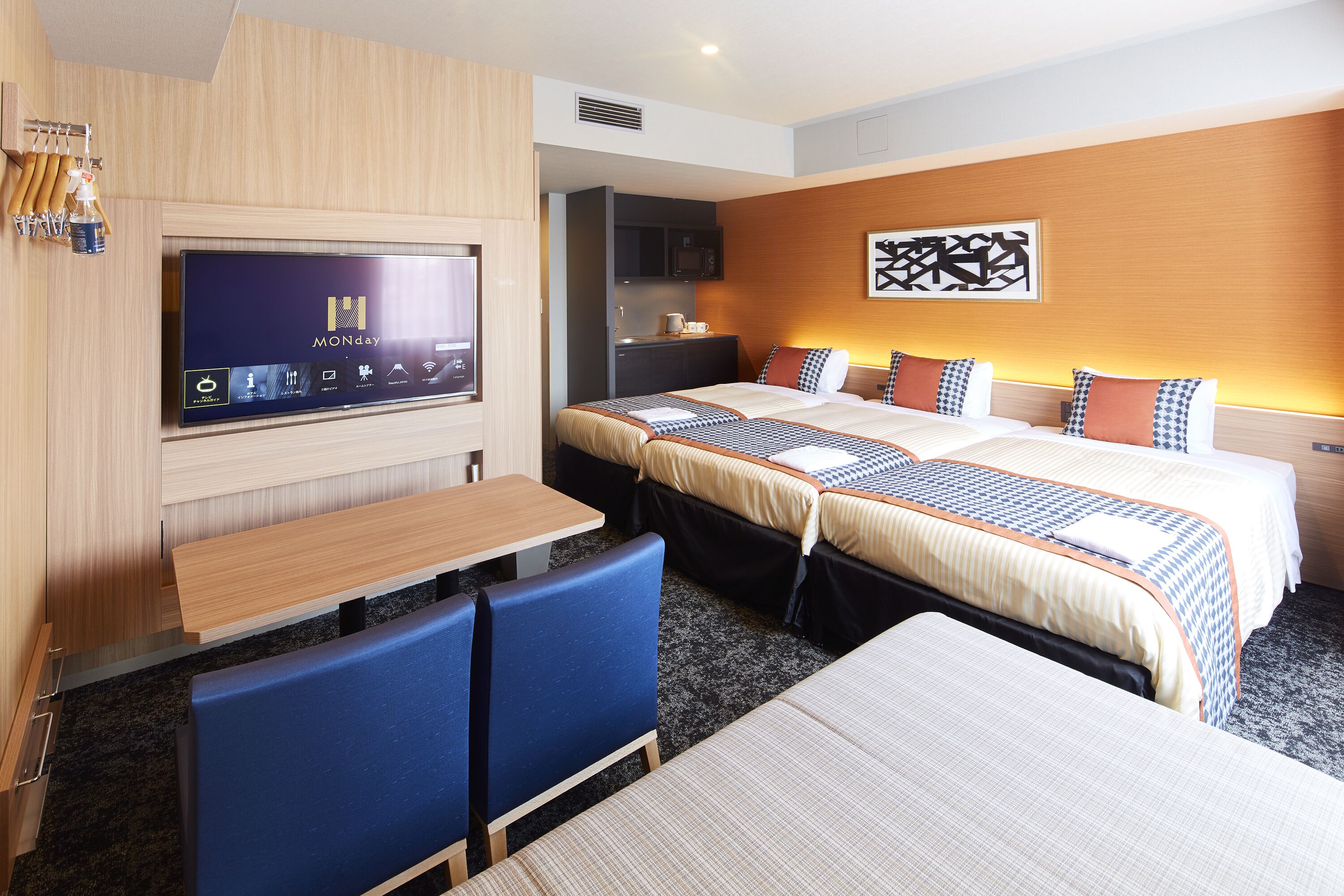 family room, non smoking | 1 bedroom, in-room safe, free wifi, bed sheets