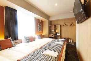 In-room safe, free WiFi, bed sheets - hotel MONday Asakusa (Tokyo)