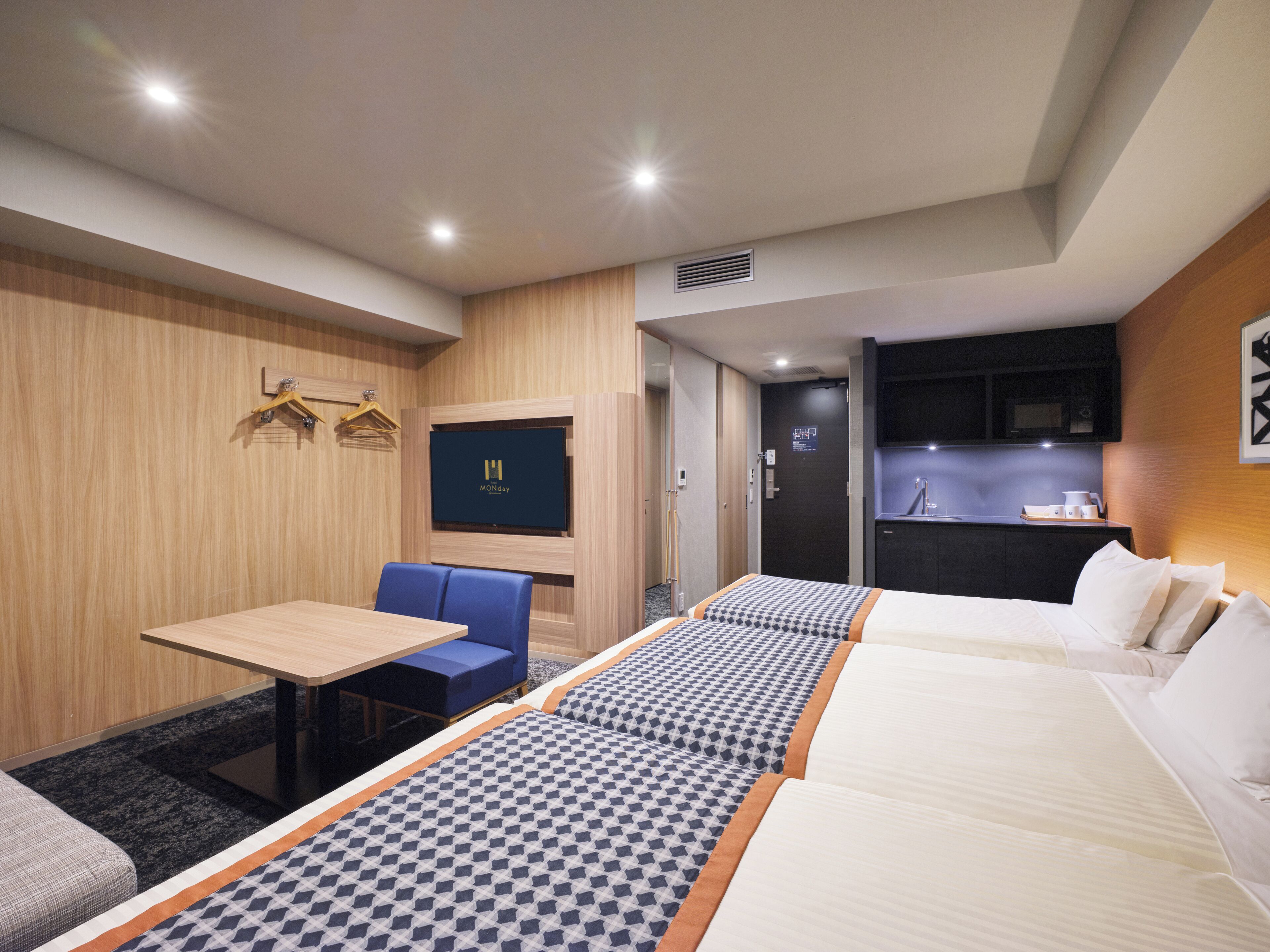 family room, non smoking | 1 bedroom, in-room safe, free wifi, bed sheets