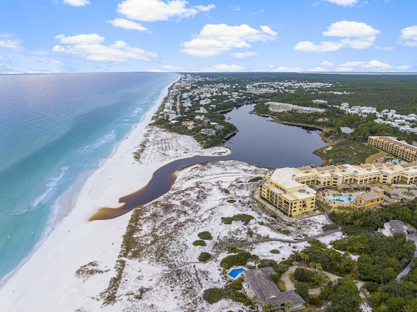 Beach nearby, sun loungers, beach towels