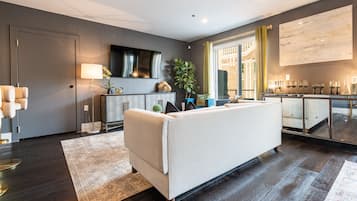 Télévision, chaîne hi-fi