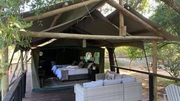 Luxury-Zelt (Knob Thorn Safari) | Terrasse/Patio