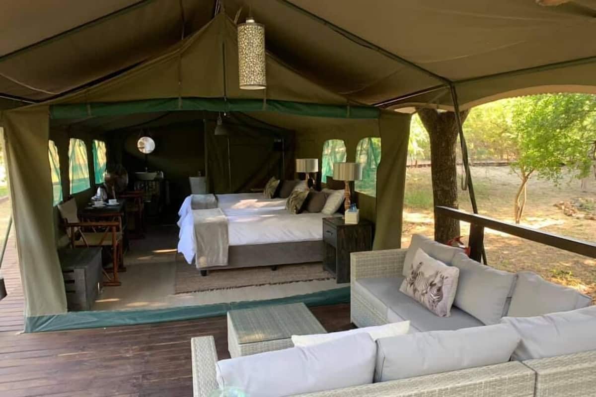 In-room safe, free WiFi, bed sheets
