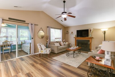 NEWLY UPDATED! Charming 2 Bedroom Townhouse near Prime Outlets - Pet friendly.