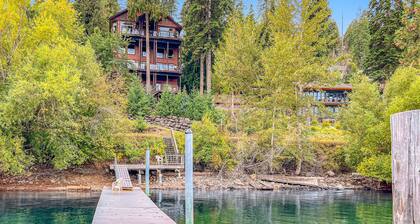 Impresionante casa junto al lago con jacuzzi privado, sauna, salas de juegos y cine en casa.