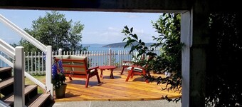 Sea View Inn Summary: