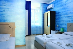 11 bedrooms, WiFi, bed sheets