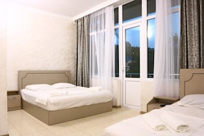 11 bedrooms, WiFi, bed sheets