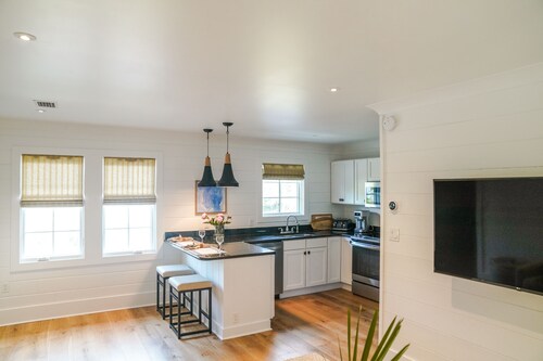 Home Away from Home! Beautiful Carriage House in Seagrove Close to the Beach