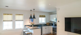 Home Away from Home! Beautiful Carriage House in Seagrove Close to the Beach