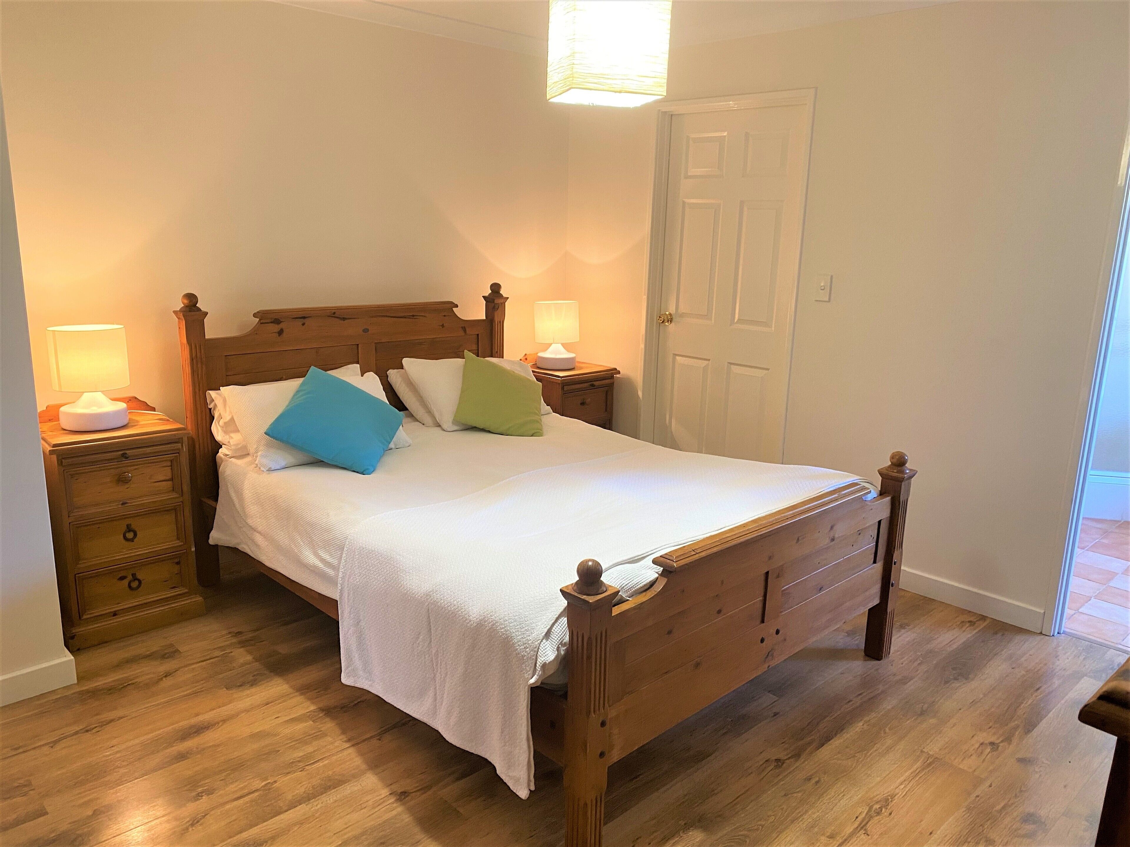 QUINNS RETREAT 4 bedroom 2 bathrooms with pool — image 7