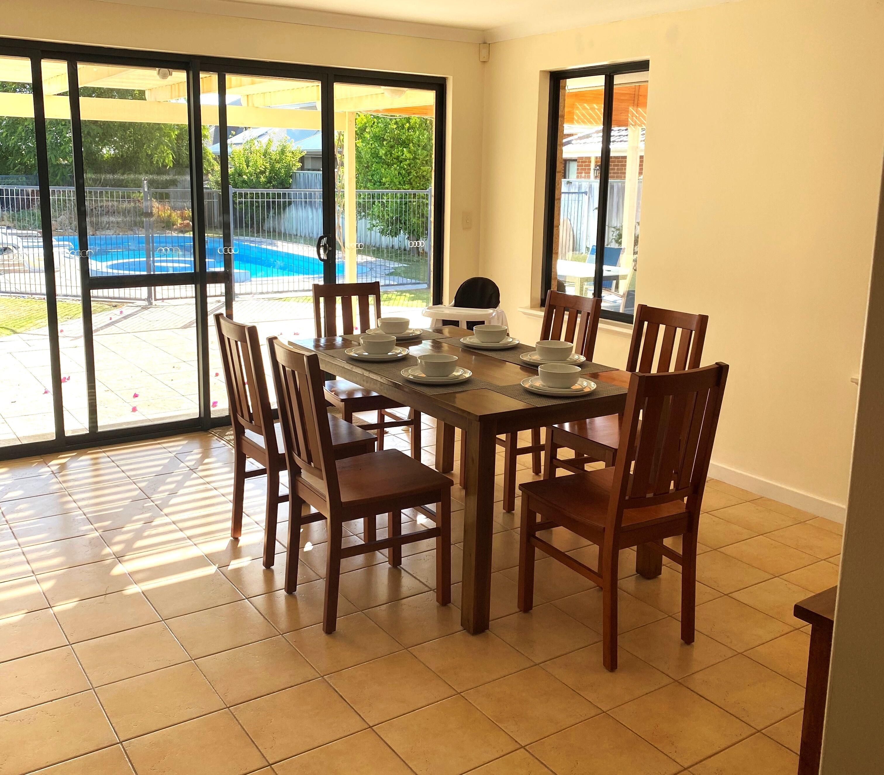 QUINNS RETREAT 4 bedroom 2 bathrooms with pool — image 6