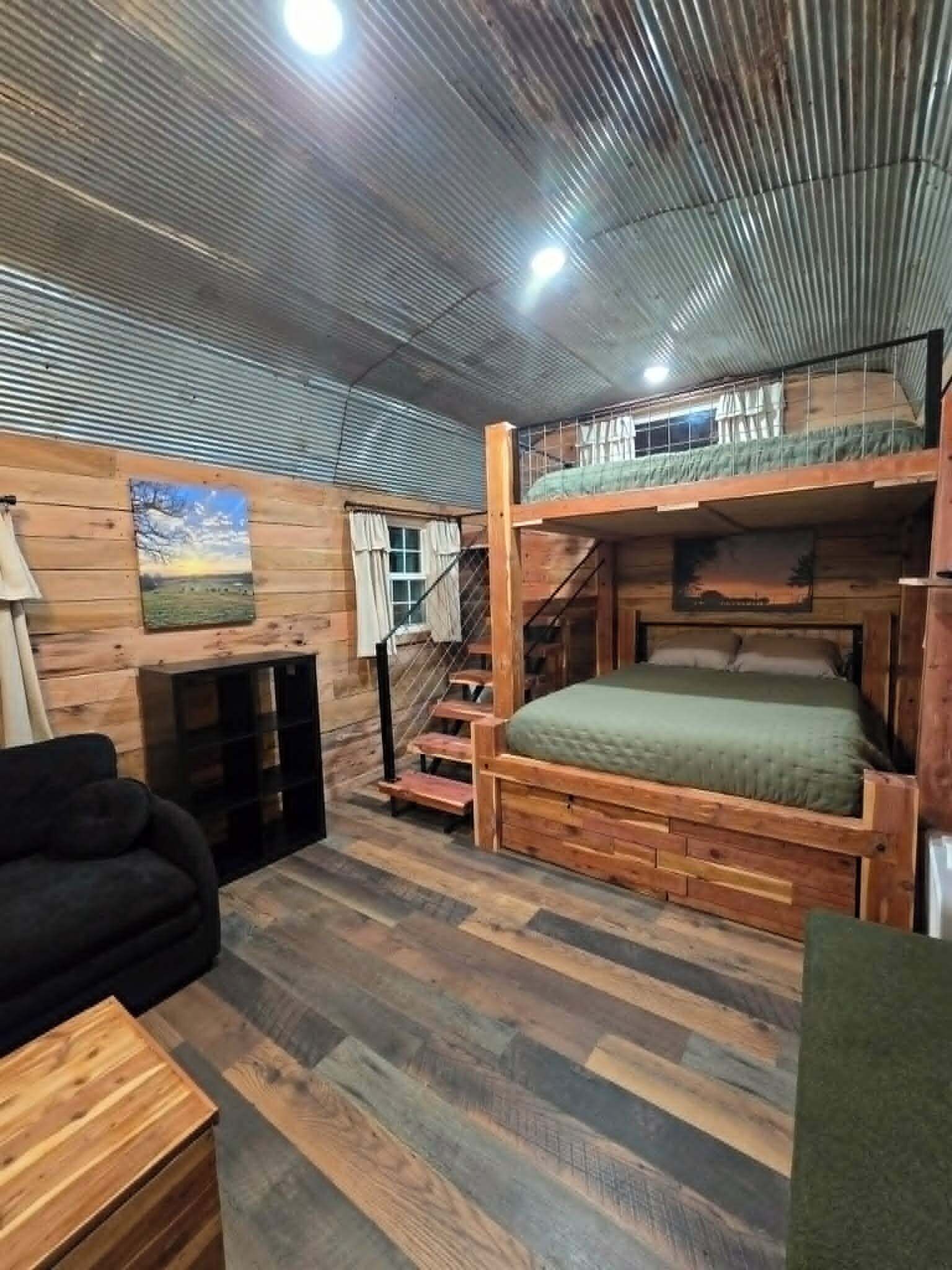 2 bedrooms, bed sheets