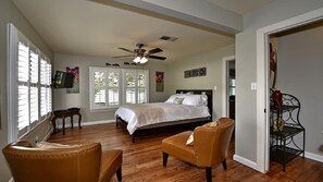 1 habitación, tabla de planchar con plancha, internet y ropa de cama 