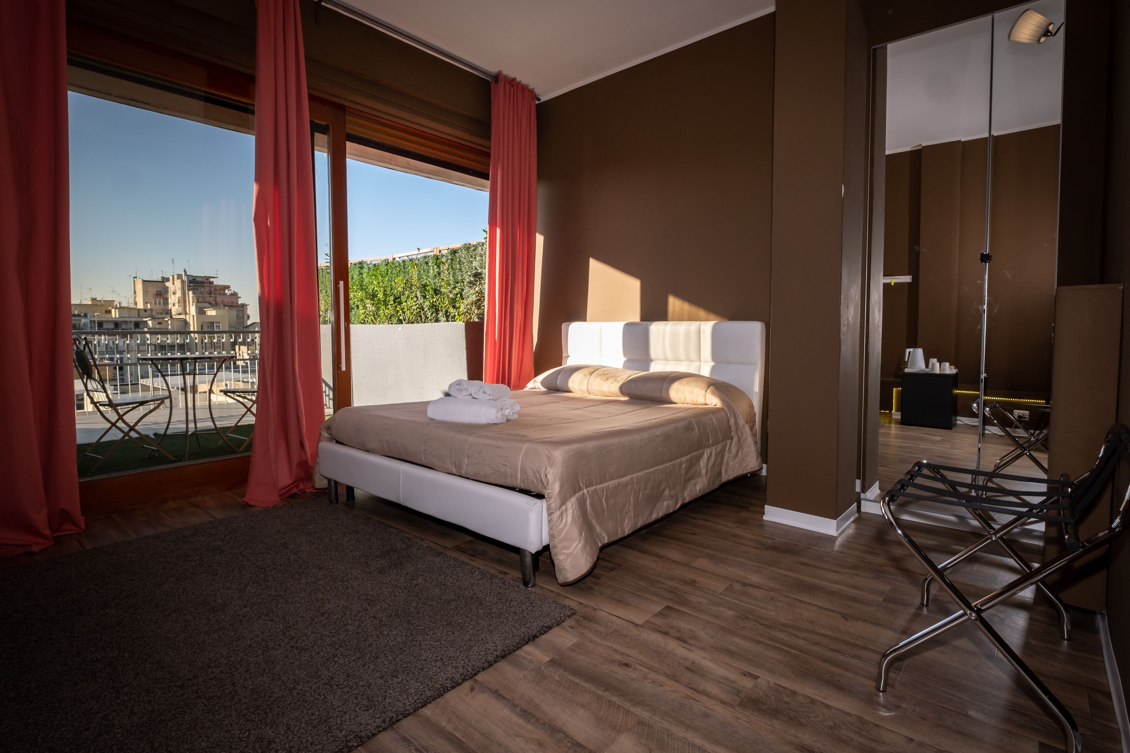 Junior studio suite | Een minibar, een bureau, gratis wifi, beddengoed