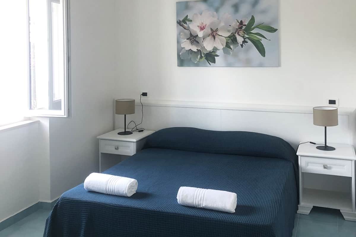 Habitación doble | Escritorio, wifi gratis y ropa de cama