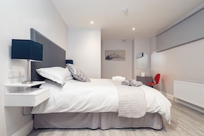 Executive Apartment, Private Bathroom (2) - Godfrey Mews (Newry)