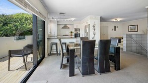 Dining - Seven by the Sea in New Plymouth (New Plymouth)