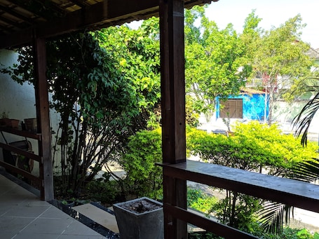 Terrace/patio. House with private roof with swimming pool, barbecue, suite, bathtub, Wi-Fi,