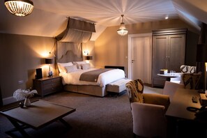 The Salthouse Suite | Egyptian cotton sheets, premium bedding, pillowtop beds - The Salthouse Hotel (Ballycastle)