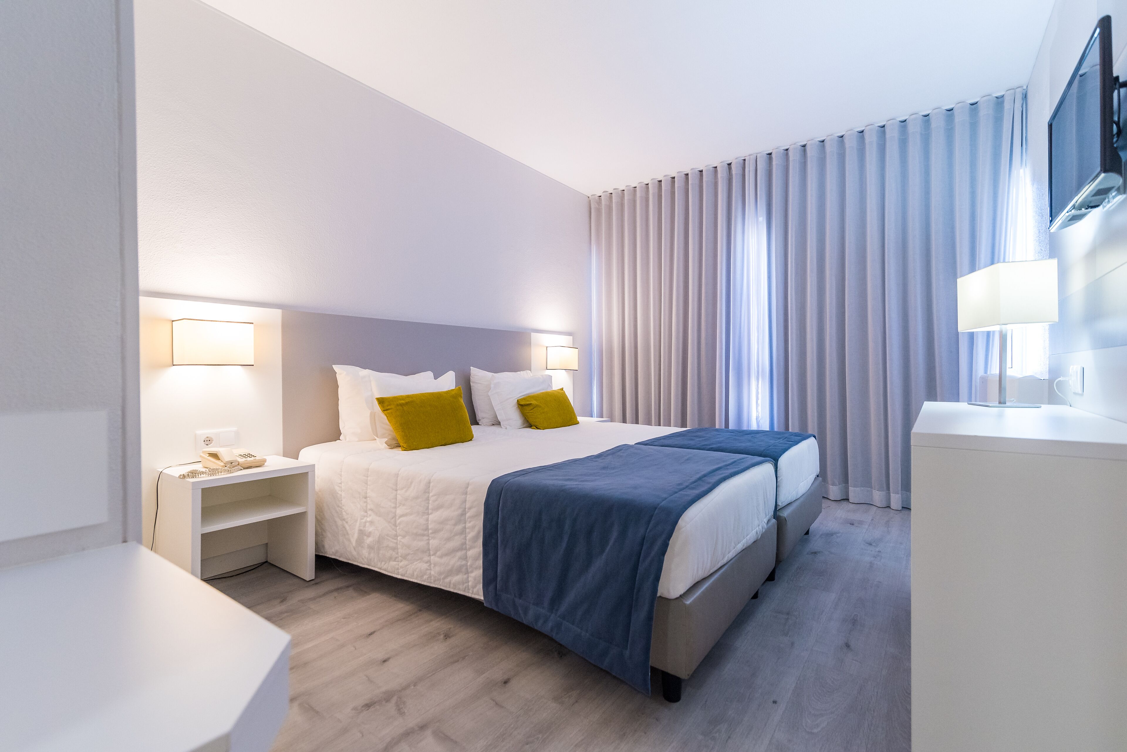 Blackout drapes, soundproofing, free WiFi, bed sheets