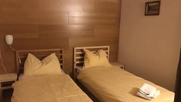 Bügeleisen/Bügelbrett, kostenloses WLAN, Bettwäsche