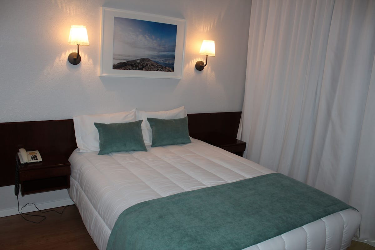 basic double room | 1 bedroom, blackout curtains, free cots/infant beds, rollaway beds