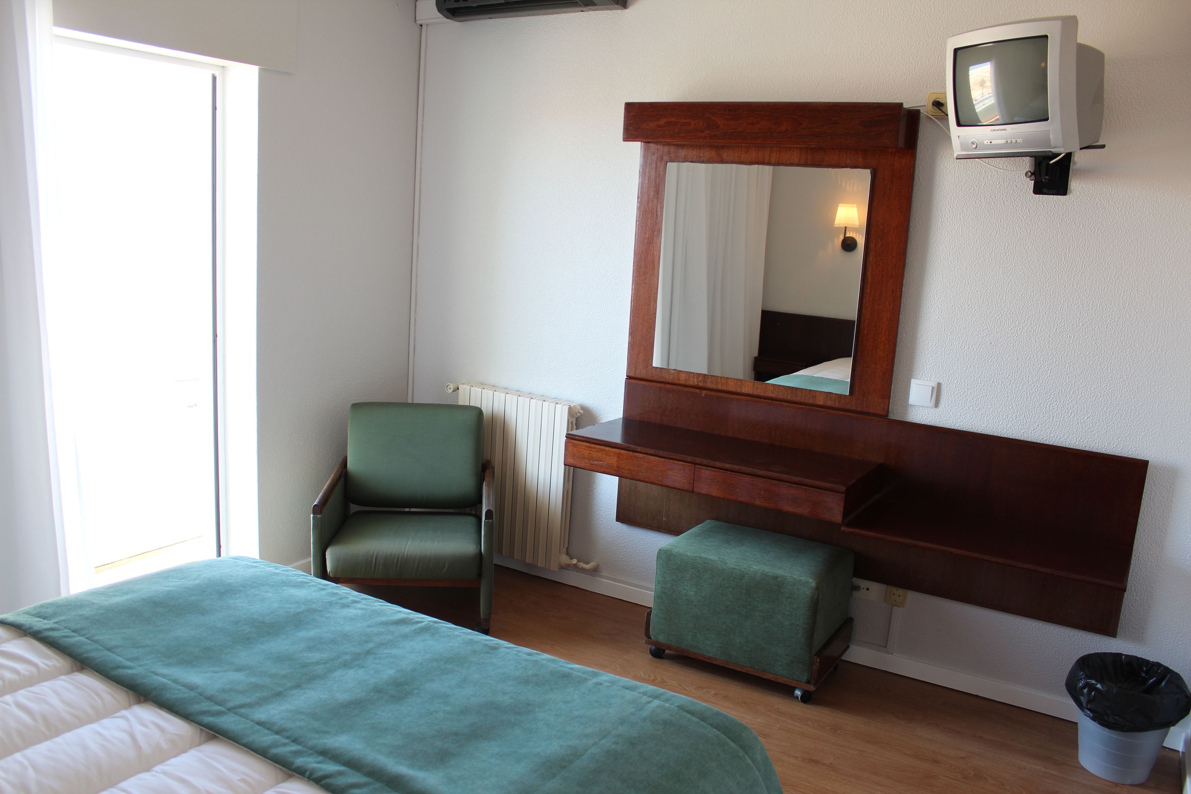 basic double room | 1 bedroom, blackout curtains, free cots/infant beds, rollaway beds