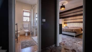 1 Schlafzimmer, hochwertige Bettwaren, Daunenbettdecken