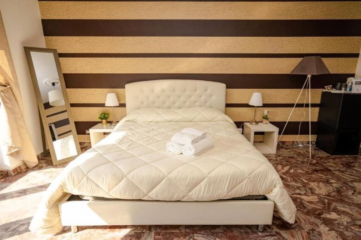 Habitación Deluxe, balcón (51) | Ropa de cama de alta calidad y edredones de plumas