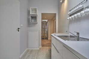 Duplex Apartment | Private kitchen | Fridge, microwave, stovetop, coffee/tea maker - Florianska 32 by PI Apartments (Kraków)