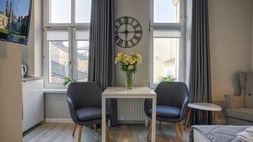 1 bedroom, individually decorated, individually furnished, soundproofing