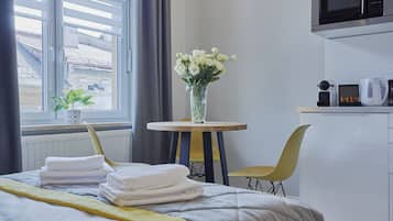 Deluxe Apartment | Room amenity