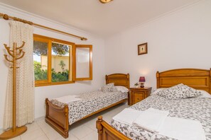 4 Schlafzimmer, Bügeleisen/Bügelbrett, kostenloses WLAN, Bettwäsche