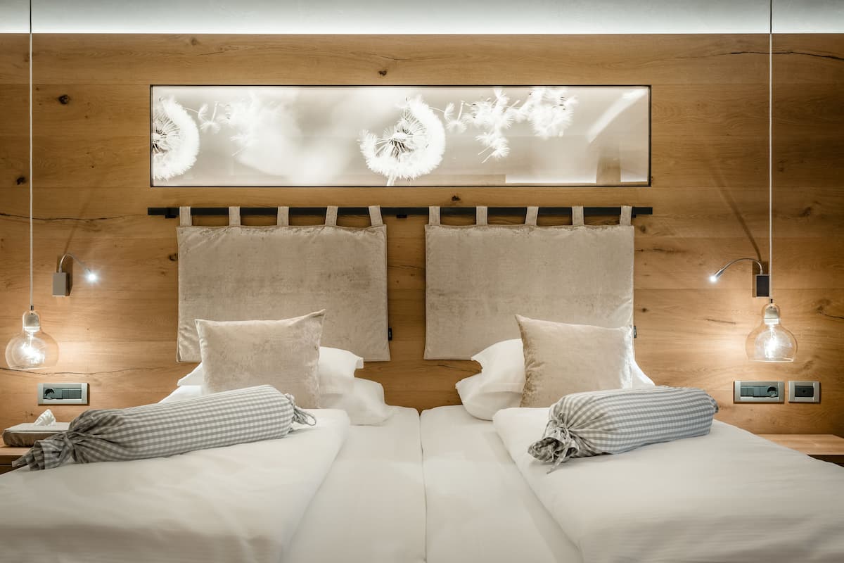2 slaapkamers, een minibar, een kluis op de kamer, een bureau