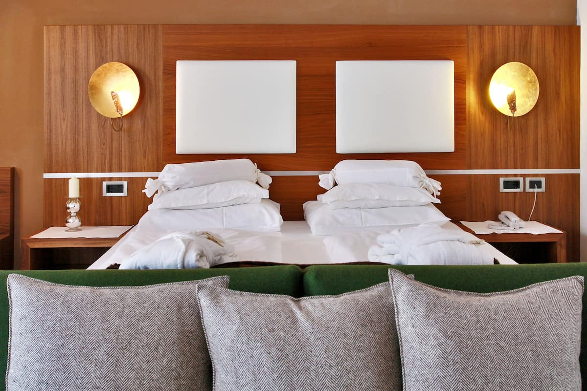 Junior suite | 2 slaapkamers, een minibar, een kluis op de kamer, een bureau