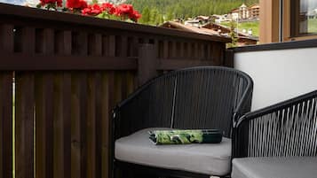 Suite Conturines | Minibar, Zimmersafe, Schreibtisch, laptopgeeigneter Arbeitsplatz