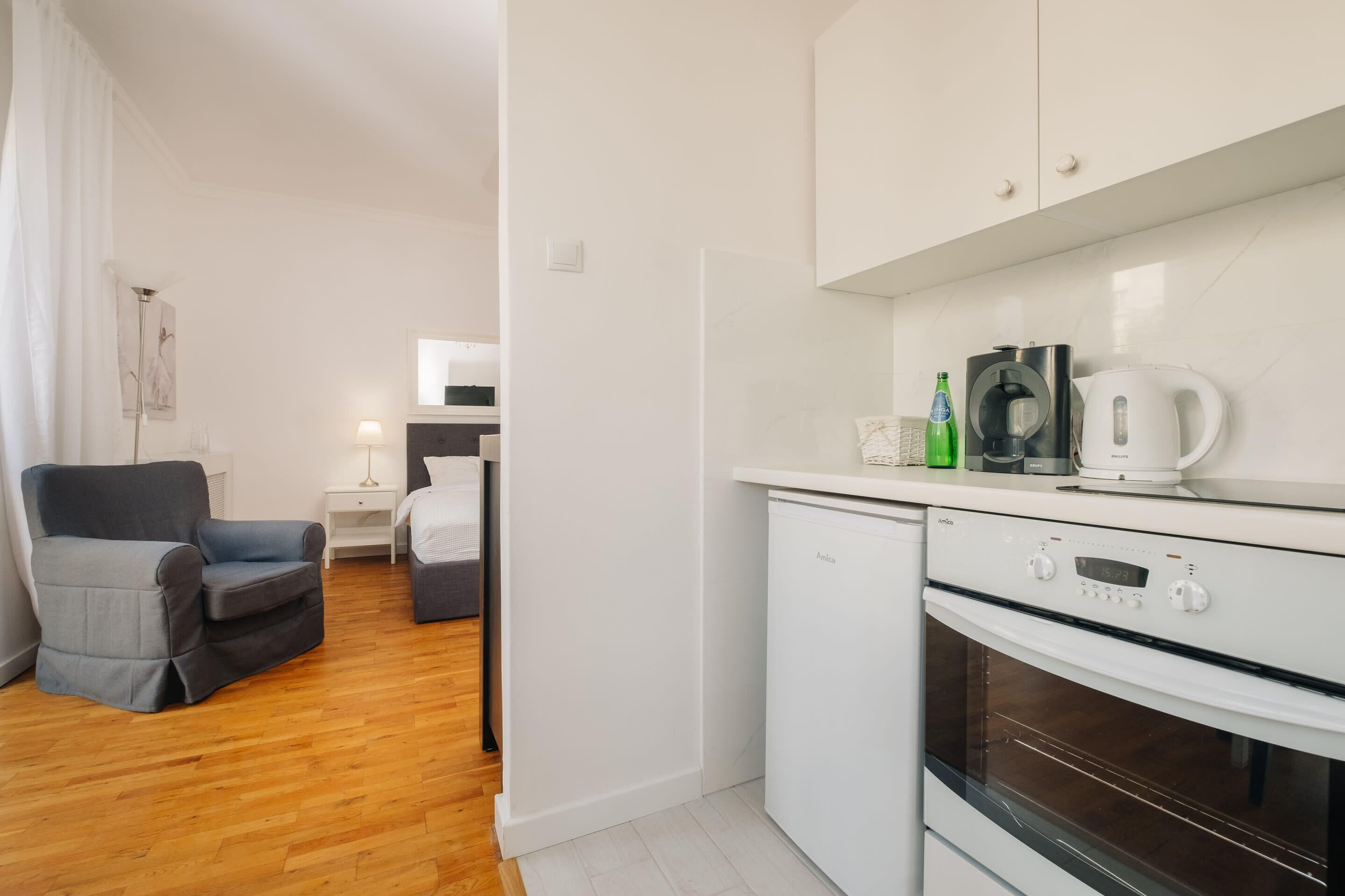 Superior Studio | Private kitchen | Fridge, oven, stovetop, espresso maker