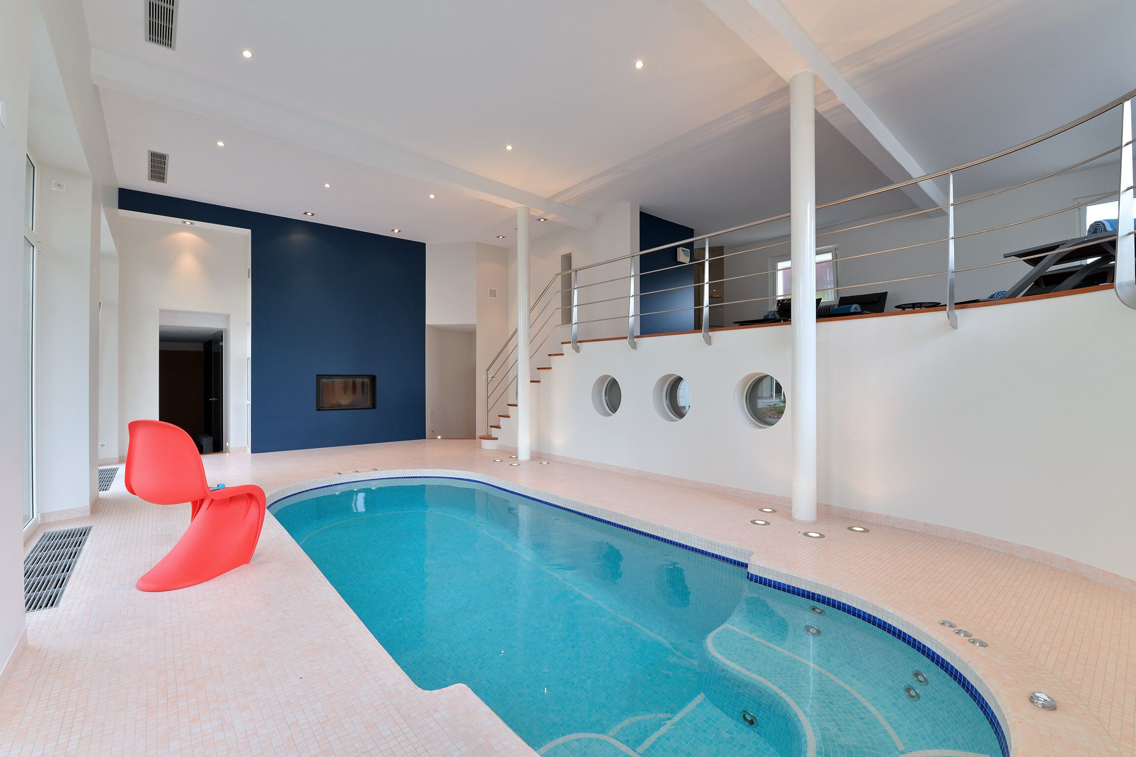 Indoor pool, outdoor pool