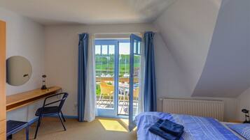 Comfort-Apartment, 2 Schlafzimmer (incl.50EUR cleaning&16EUR laundry fee) | 2 Schlafzimmer, individuell eingerichtet, Verdunkelungsvorhänge