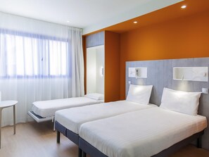 Standard Room, 3 Single Beds (Triple room) | Desk, blackout curtains, soundproofing, iron/ironing board