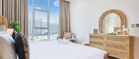 Deluxe Apartment | 1 bedroom, Egyptian cotton sheets, premium bedding, in-room safe