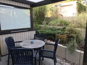 Souterrain | Terrace/patio