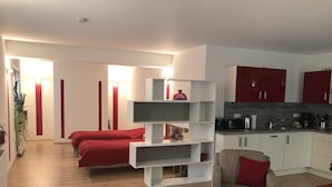 Laptop workspace, blackout curtains, iron/ironing board, rollaway beds - Messe CGN DUS Großräumige Wohnungen (Leverkusen)
